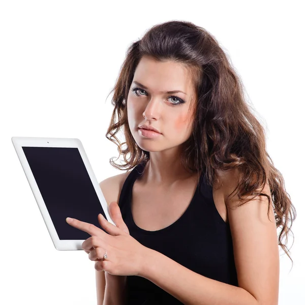 Mujer joven sosteniendo una tableta computar — Foto de Stock