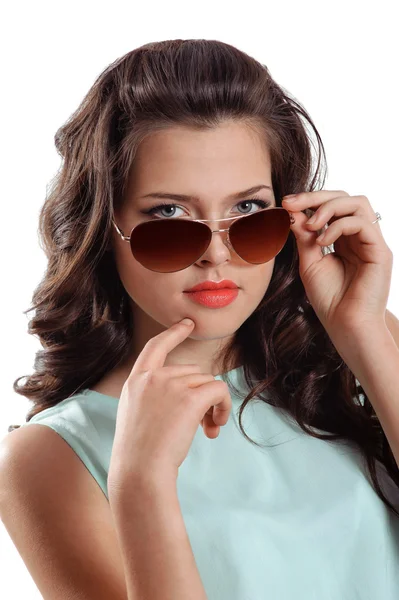 Young  brunette woman in sunglasses — Stock Photo, Image