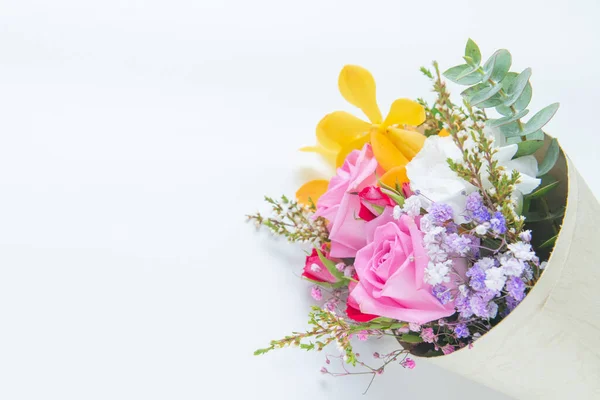 Hermoso Romántico Ramo Sobre Fondo Blanco Rosa Orquídea Bellflower Gypsophila — Foto de Stock