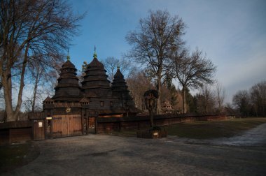  Hakiki köy evi. Tarım turizmi. Doğayla yemek. Doğu Avrupa kültürü, tarihi mimari eserleri. Tarih, Ukrayna mimarisi