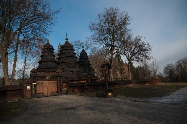  Hakiki köy evi. Tarım turizmi. Doğayla yemek. Doğu Avrupa kültürü, tarihi mimari eserleri. Tarih, Ukrayna mimarisi