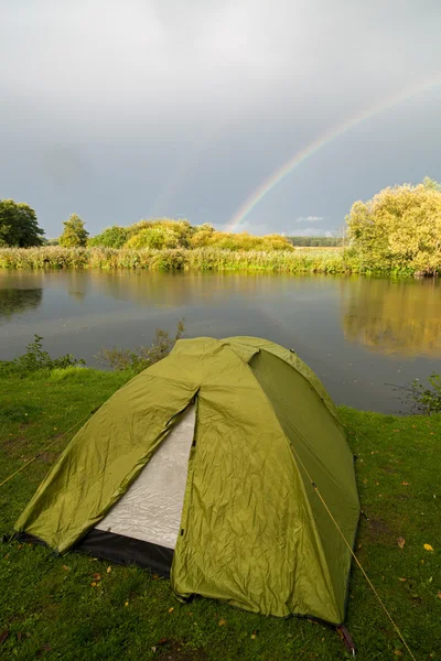 Campeggio Accanto al lago — Foto Stock