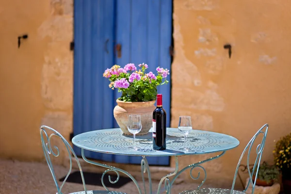 Table with red wine