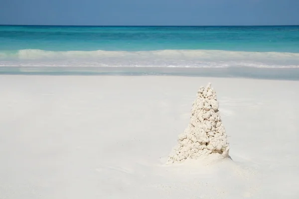 Pile de sable sur la plage, île de Tachai, groupe d'îles Similan, Phang — Photo