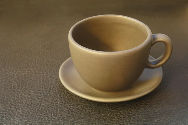 Tazza di caffè in ceramica sul tavolo — Foto Stock