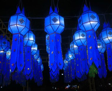 Mavi loikrathong fener mum Festivali aylık Kasım e