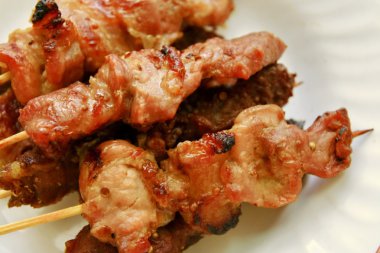 Tay tarzında ızgara tavuk