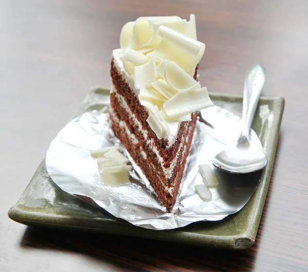 Schokoladenkuchen mit Belag — Stockfoto