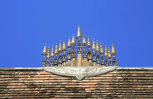 Peak of temple roof background — Stock Photo, Image