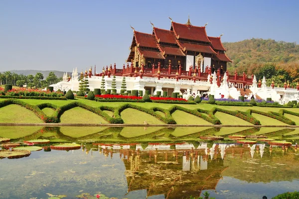 Tajski temple drewna w chiangmai, Tajlandia — Zdjęcie stockowe