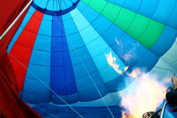 Flame seen inside a hot air balloon — Stock Photo, Image