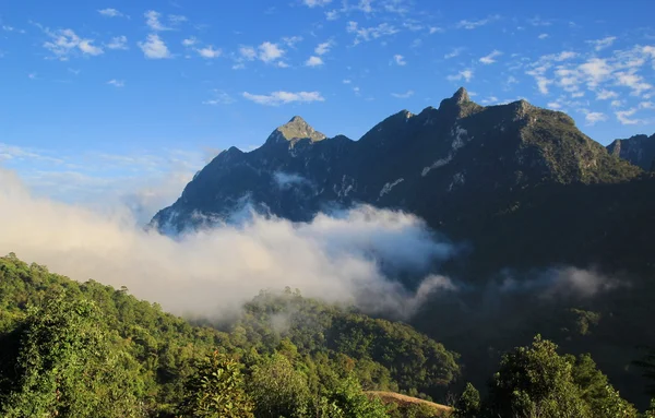 Cordillera en Chiang Mai, Tailandia (Doi Luang, Chiang Dao , — Foto de Stock