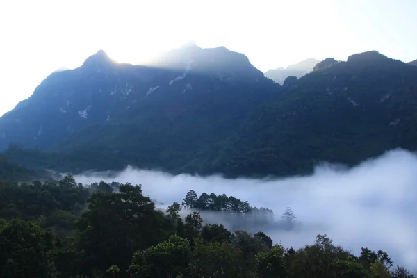 Cordillera en Chiang Mai, Tailandia (Doi Luang, Chiang Dao , — Foto de Stock