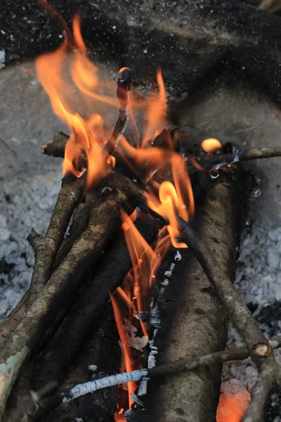 Невеликі вогнища для приготування їжі в Таїланді — стокове фото