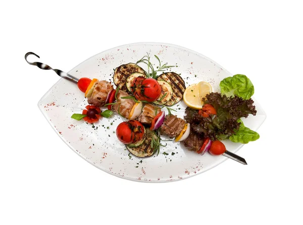 Skewers tomato eggplant lemon — Stock Photo, Image