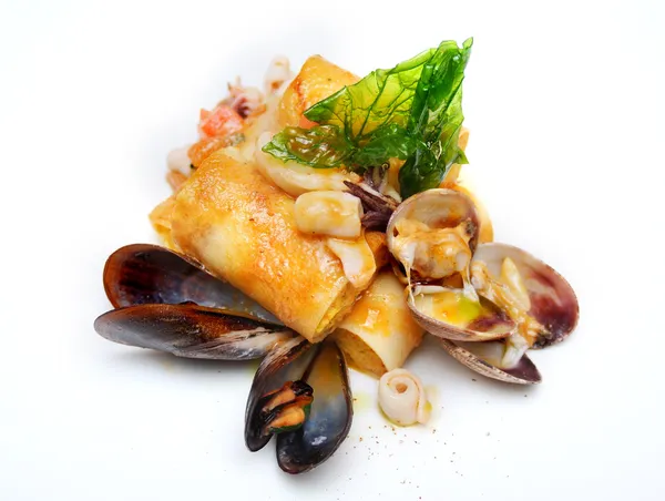 Panquecas mediterrânicas com frutos do mar — Fotografia de Stock