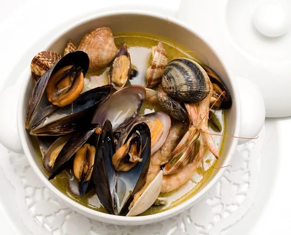 Deniz mahsulleri çorbası