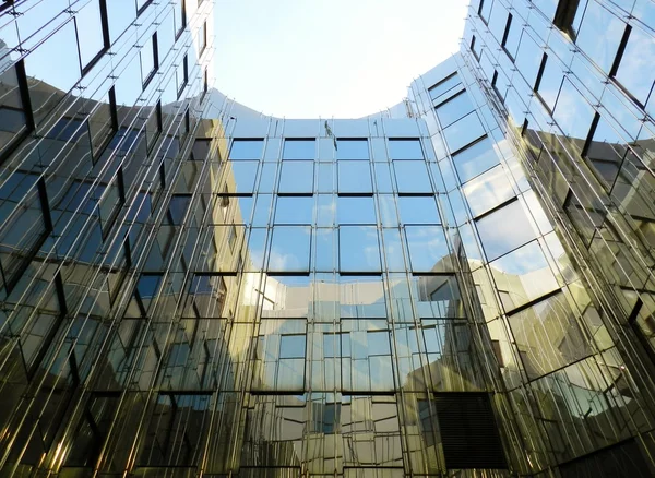 --Fachada del moderno edificio de oficinas — Foto de Stock