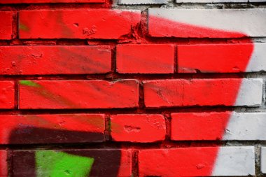 eski tuğla duvar renkli grafiti