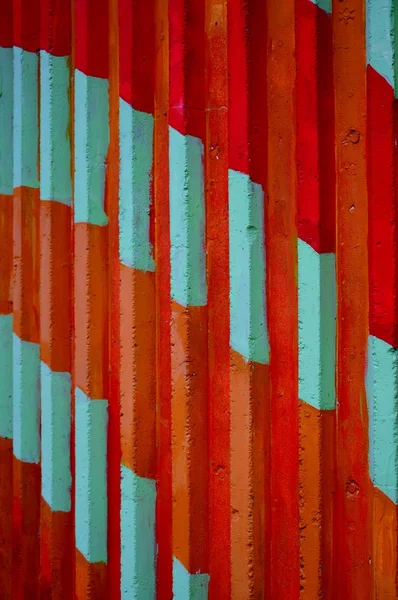 Gamla väggen färgglatt målade — Stockfoto