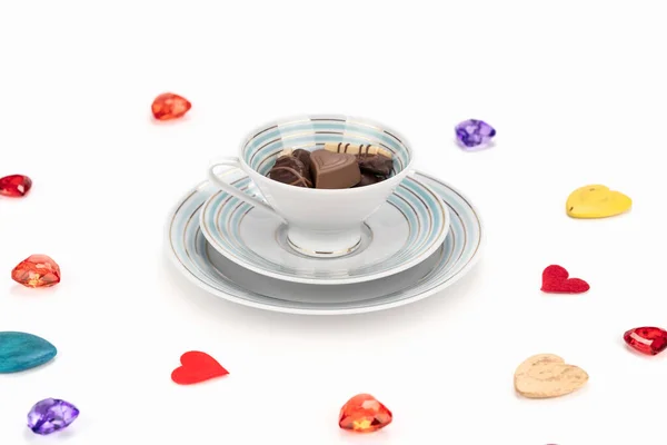 Caramelle Cioccolato Una Tazza Porcellana Vintage San Valentino Sfondo Bianco — Foto Stock