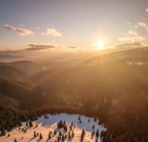 Hermoso Paisaje Con Laderas Montañas Cubiertas Nieve Las Montañas Rhodopi —  Fotos de Stock