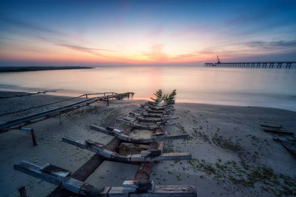Удивительный Красочный Вид Песчаный Пляж Восходе Солнца Драматический Морской Восход — стоковое фото