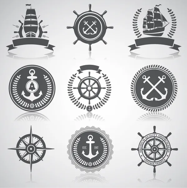 Uppsättning av nautiska emblem, etiketter och esignaed element, 5 — Stock vektor