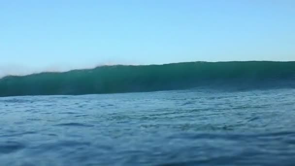 Onda oceânica de ângulo largo — Vídeo de Stock