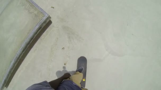 POV Homem Skateboarding — Vídeo de Stock