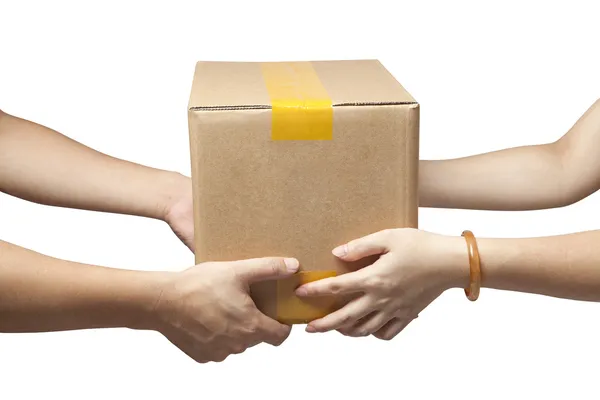 elinde bir paket almak için