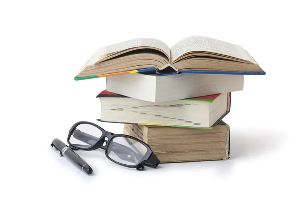 Pera, knihy a brýle — Stock fotografie