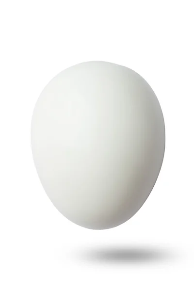 Очищенное вареное яйцо — стоковое фото