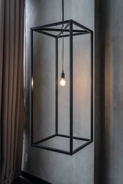 Lampe Plafonnier Carré Vintage Acier Noir Ampoules Intérieures Pour Immeuble — Photo
