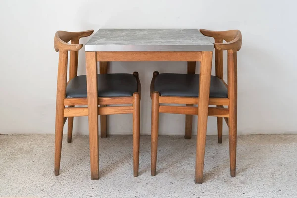 Ensemble Classique Chaises Table Bois Avec Cadre Photo Bois Blanc — Photo