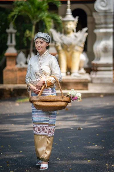 Beautiful Asian Women Dressed Traditional Costumes Visit Wat Palad Wat — ストック写真