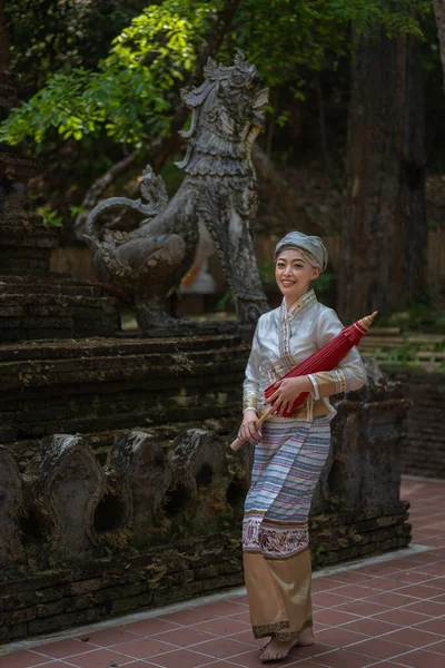 Beautiful Asian Women Dressed Traditional Costumes Visit Wat Palad Wat — Fotografia de Stock