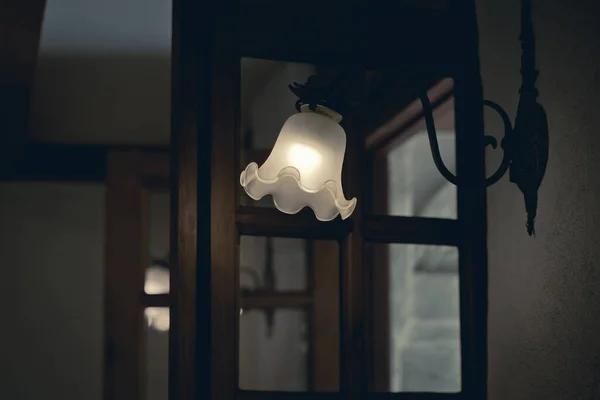 Antyczne Oświetlenie Lampy Żarówki Płatek Kwiat Kształcie Szklanej Latarni Suficie — Zdjęcie stockowe