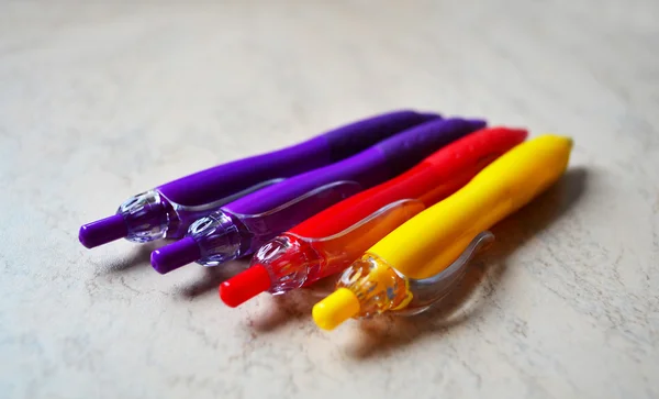 Vier gekleurde pennen — Stockfoto
