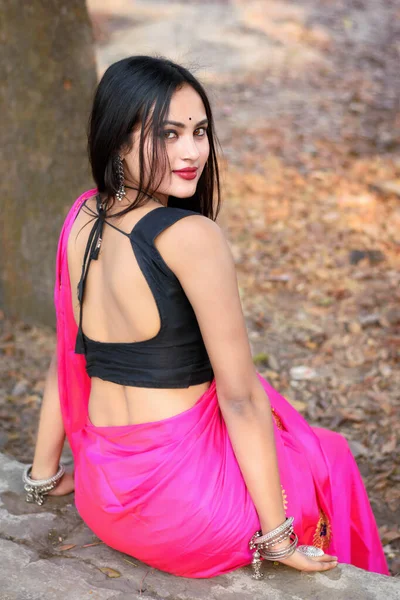 Outdoor Portrait Very Beautiful Straight Haired Attractive Woman Wearing Pink — Stock Photo, Image