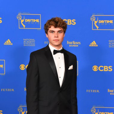 24 Haziran 2022. William Lipton 2022 Daytime Emmy Ödülleri 'ne katılıyor. Fotoğraf: Michael Mattes / Michael Mattes.