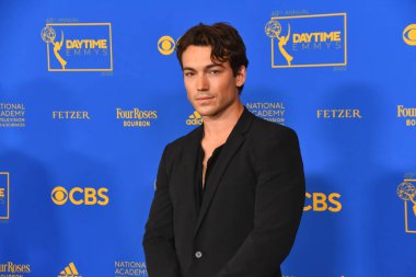 24 Haziran 2022. Rory Gibson 2022 Daytime Emmy Ödülleri 'ne katılıyor. Fotoğraf: Michael Mattes / Michael Mattes.