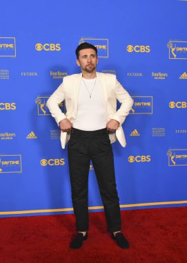 24 Haziran 2022. Billy Flynn 2022 Daytime Emmy Ödülleri 'ne katılıyor. Fotoğraf: Michael Mattes / Michael Mattes.