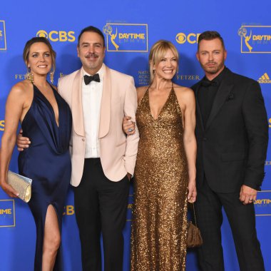 24 Haziran 2022. Arianne Zucker, Stacy Haiduk, Eric Martsolf ve Ron Carlivati 2022 Daytime Emmy Ödülleri 'ne katılmışlardır. Fotoğraf: Michael Mattes / Michael Mattes.