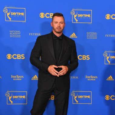 24 Haziran 2022. Eric Martsolf 2022 Daytime Emmy Ödülleri 'ne katılıyor. Fotoğraf: Michael Mattes / Michael Mattes.