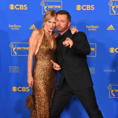 24 Haziran 2022. Eric Martsolf ve Stacy Haiduk, 2022 Gündüz Emmy Ödülleri 'ne katılmaktadır. Fotoğraf: Michael Mattes / Michael Mattes.