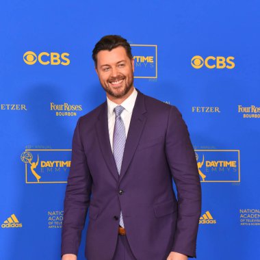 24 Haziran 2022. Daniel Feuerriegel 2022 Gündüz Emmy Ödülleri 'ne katılıyor. Fotoğraf: Michael Mattes / Michael Mattes.