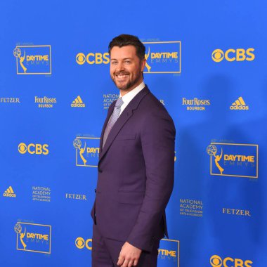 24 Haziran 2022. Daniel Feuerriegel 2022 Gündüz Emmy Ödülleri 'ne katılıyor. Fotoğraf: Michael Mattes / Michael Mattes.