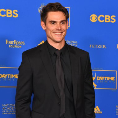 24 Haziran 2022. Mark Grossman 2022 Daytime Emmy Ödülleri 'ne katılıyor. Fotoğraf: Michael Mattes / Michael Mattes.