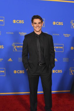 24 Haziran 2022. Mark Grossman 2022 Daytime Emmy Ödülleri 'ne katılıyor. Fotoğraf: Michael Mattes / Michael Mattes.